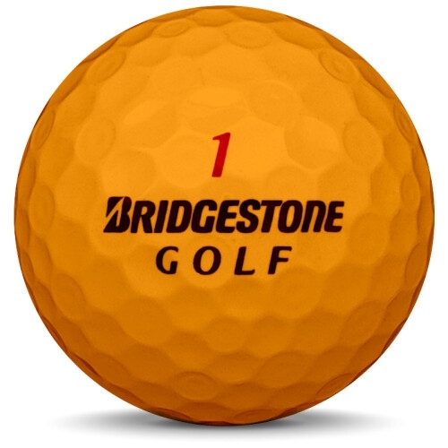 Golfboll av modellen Bridgestone E6 i tidigare års versioner med orange färg framifrån